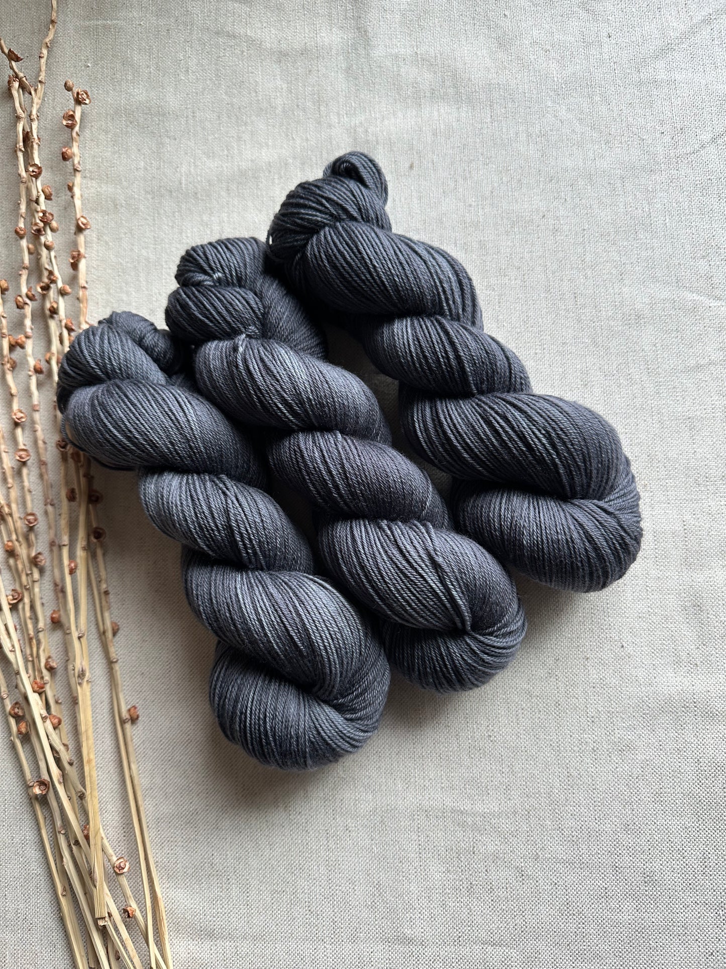 Distressed Charcoal 100g Skein