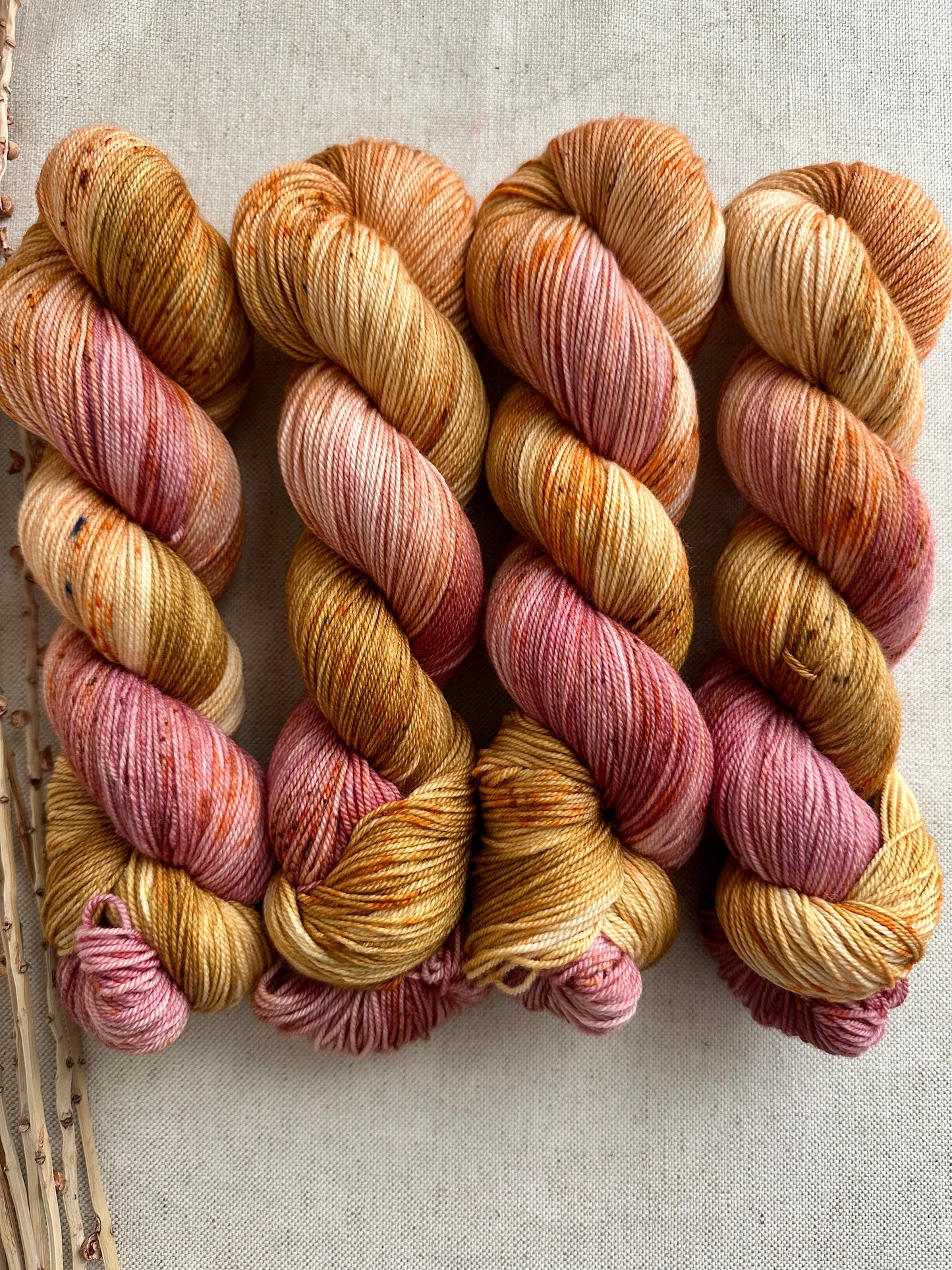 Caramel Dipped Strawberries 100g 3ply SW Merino Nylon