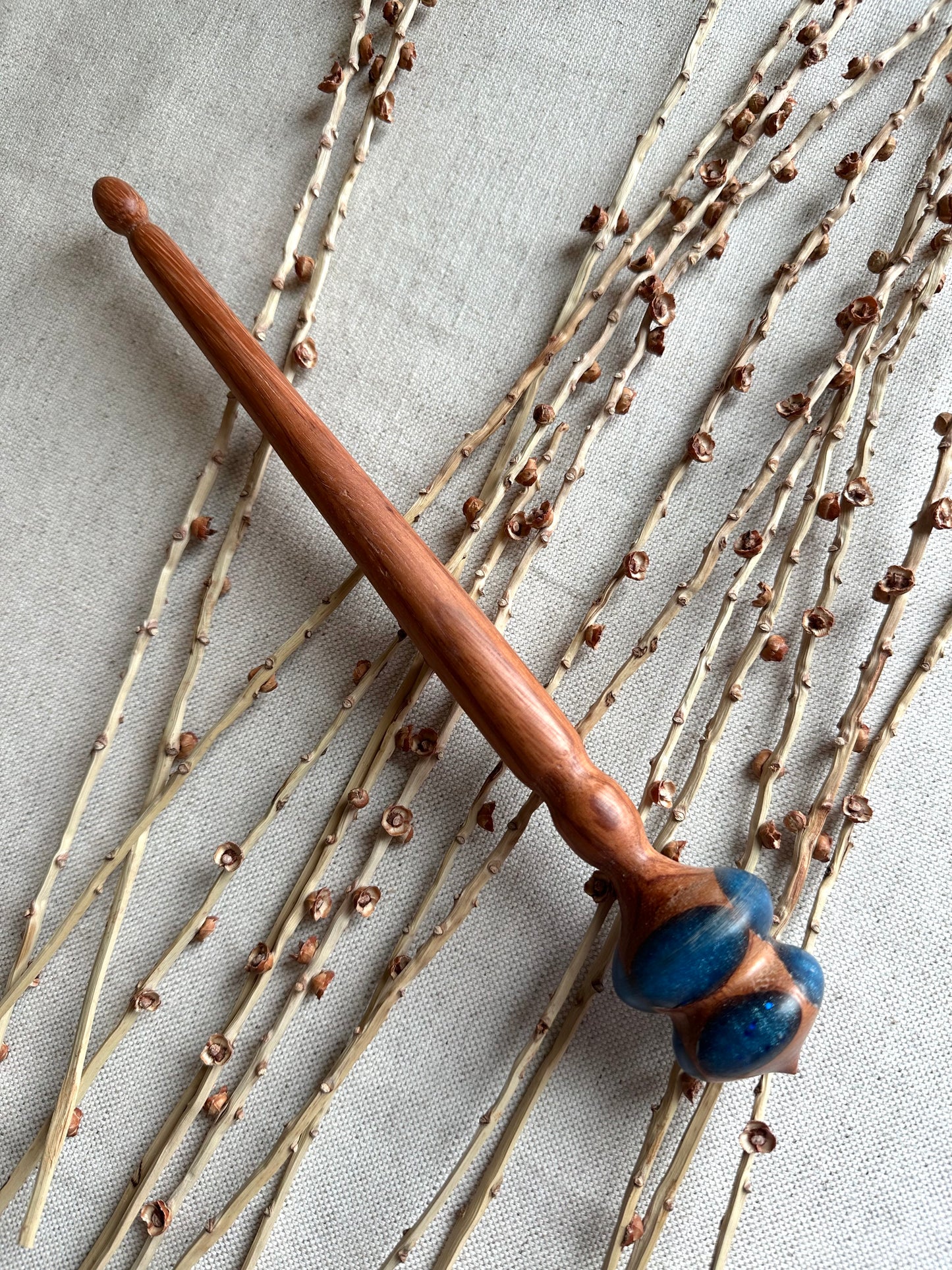 Ebiara Support Spindle With Turquoise Resin