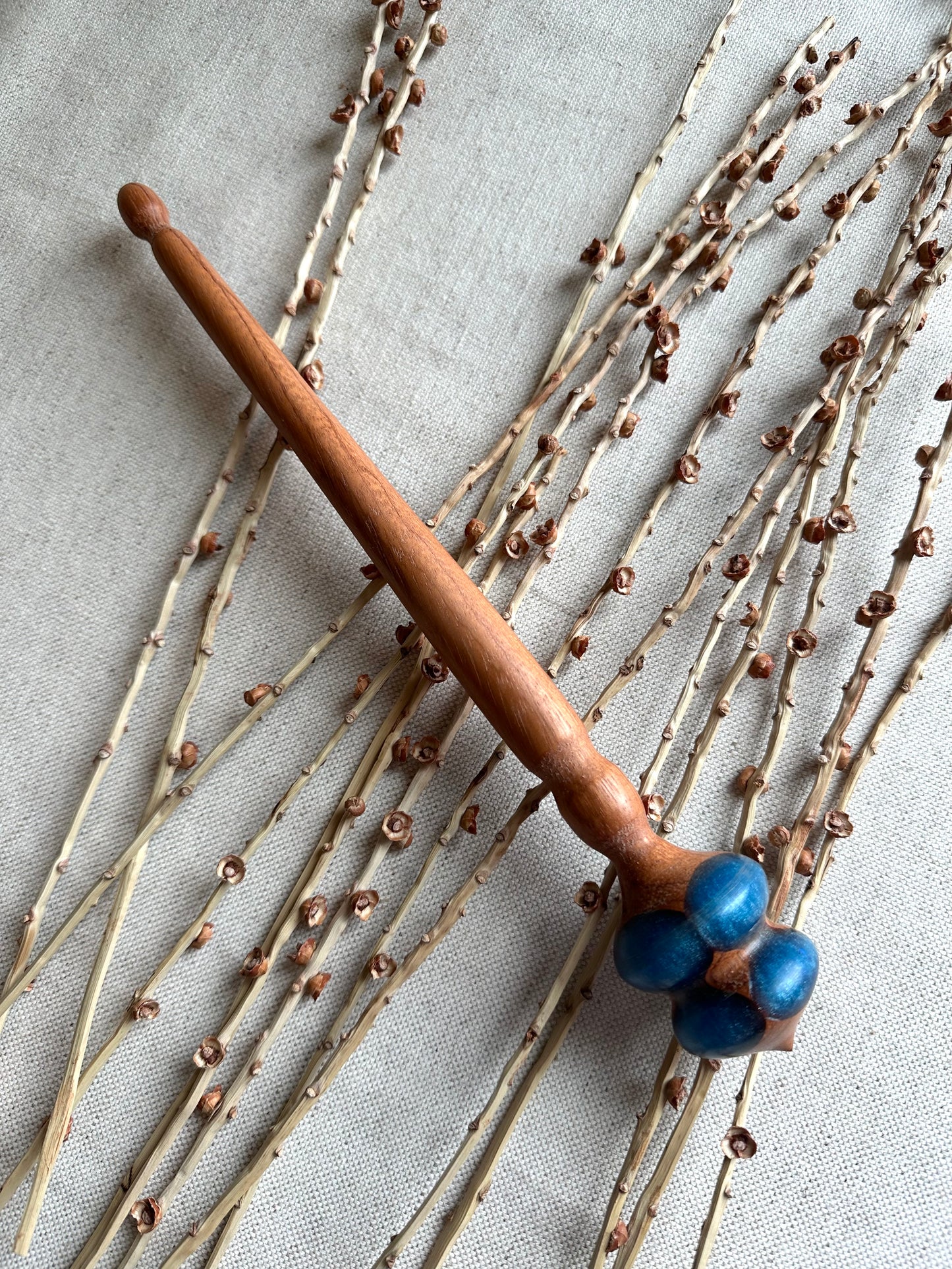 Ebiara Support Spindle With Turquoise Resin