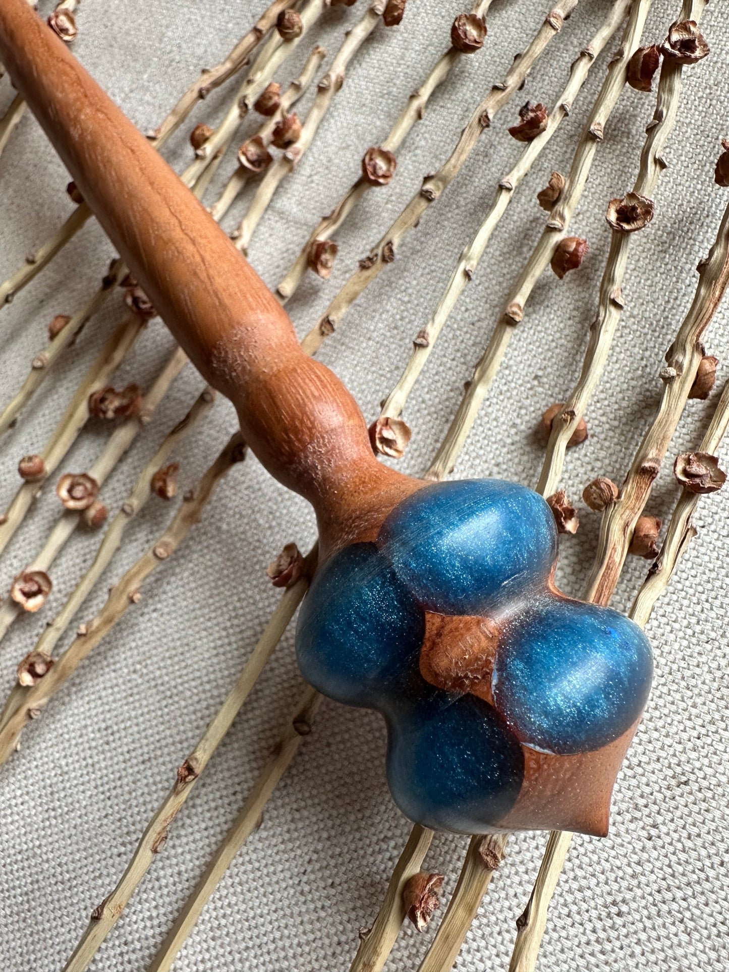 Ebiara Support Spindle With Turquoise Resin