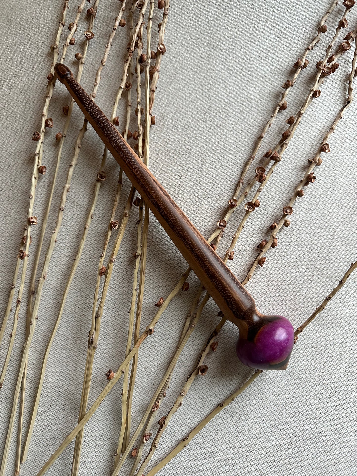 Gancho Alves Support Spindle With Purple Resin